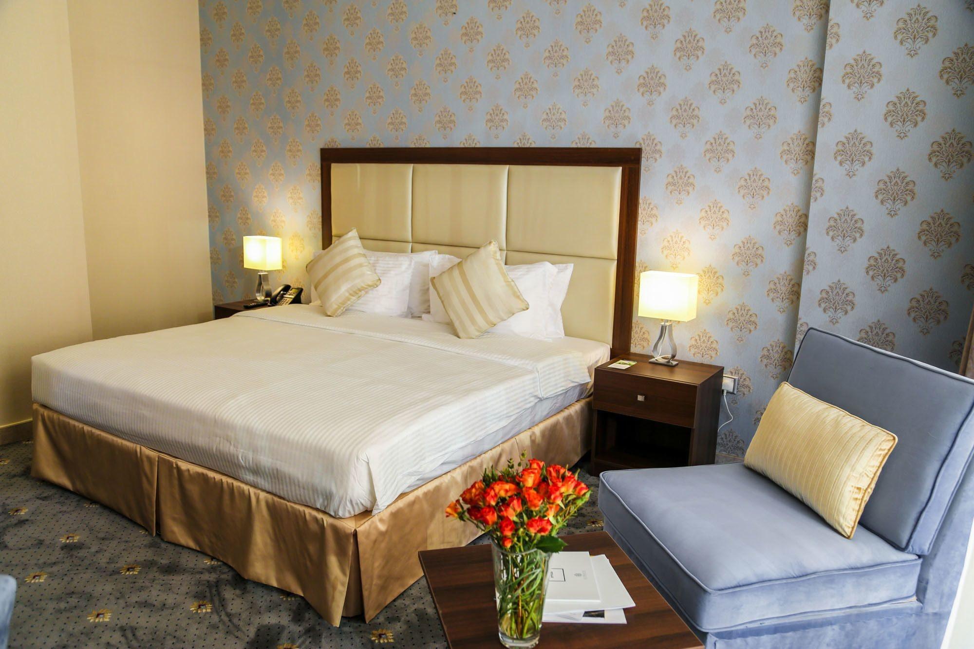 The Town Hotel Doha Kültér fotó