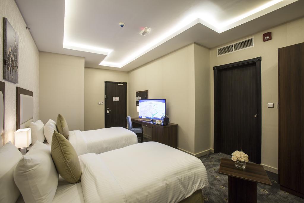 The Town Hotel Doha Kültér fotó