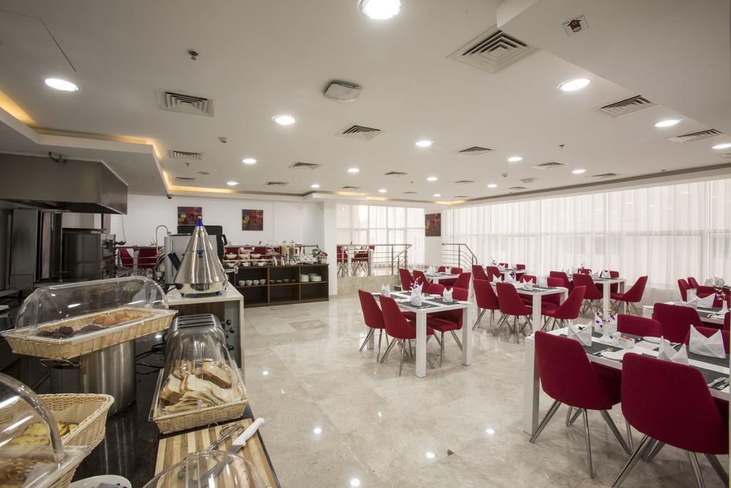 The Town Hotel Doha Kültér fotó