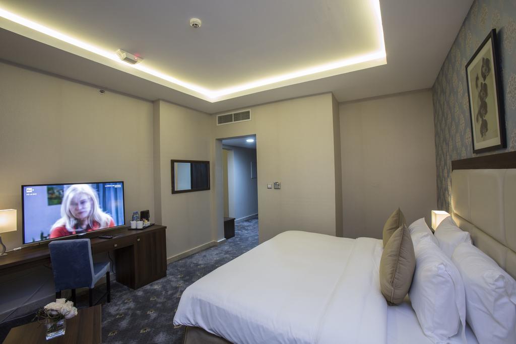 The Town Hotel Doha Kültér fotó