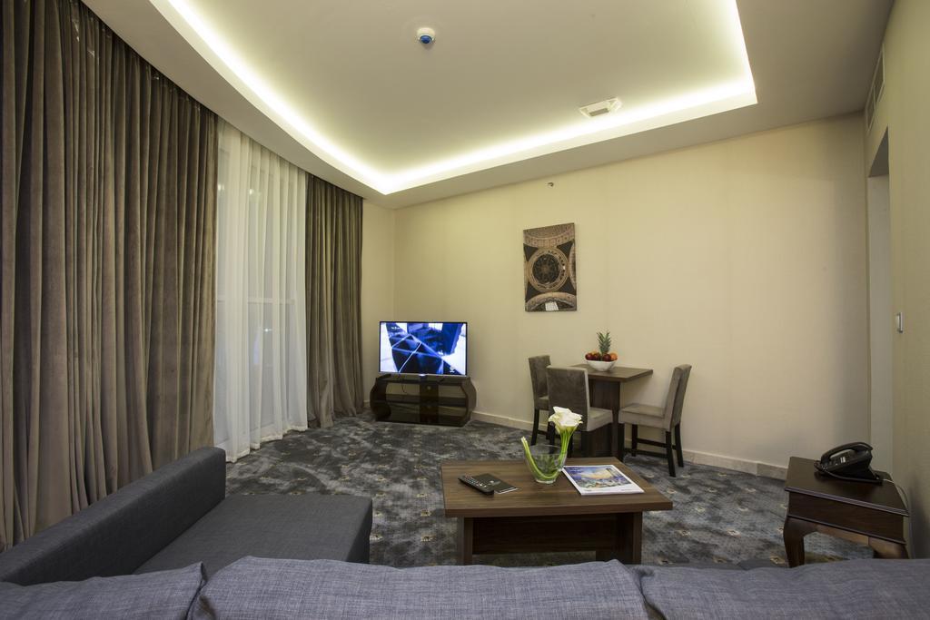 The Town Hotel Doha Kültér fotó