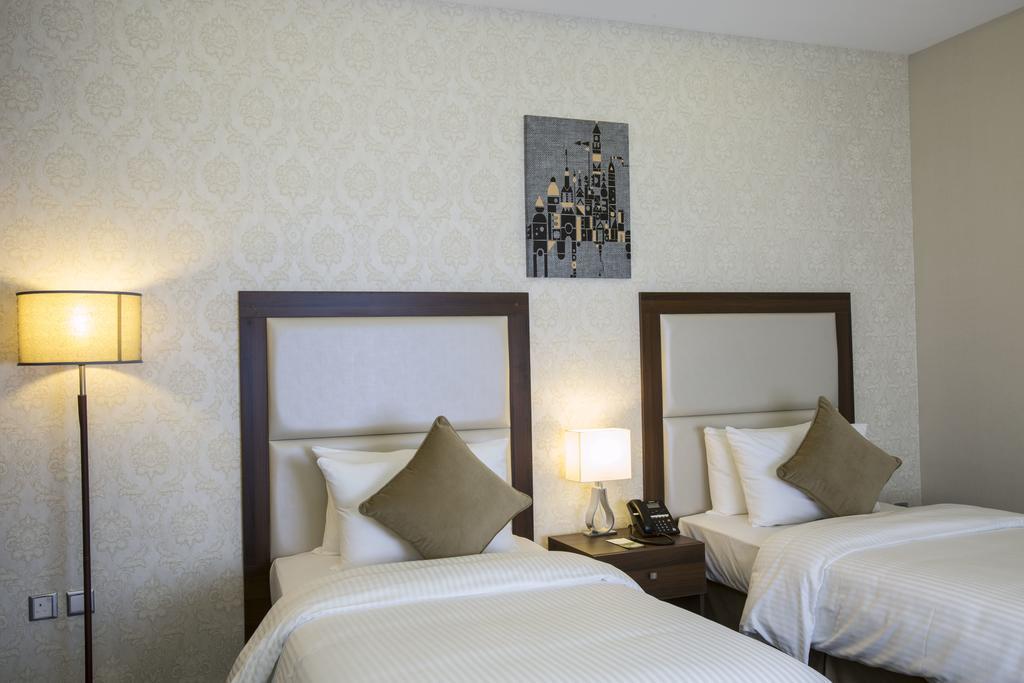 The Town Hotel Doha Kültér fotó