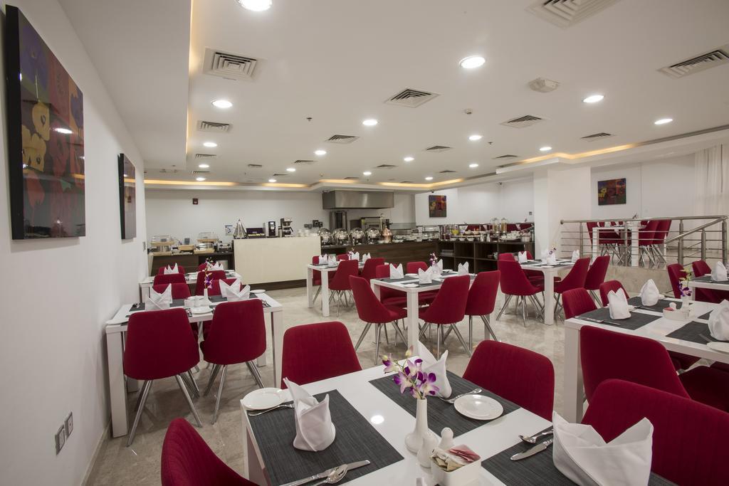 The Town Hotel Doha Kültér fotó